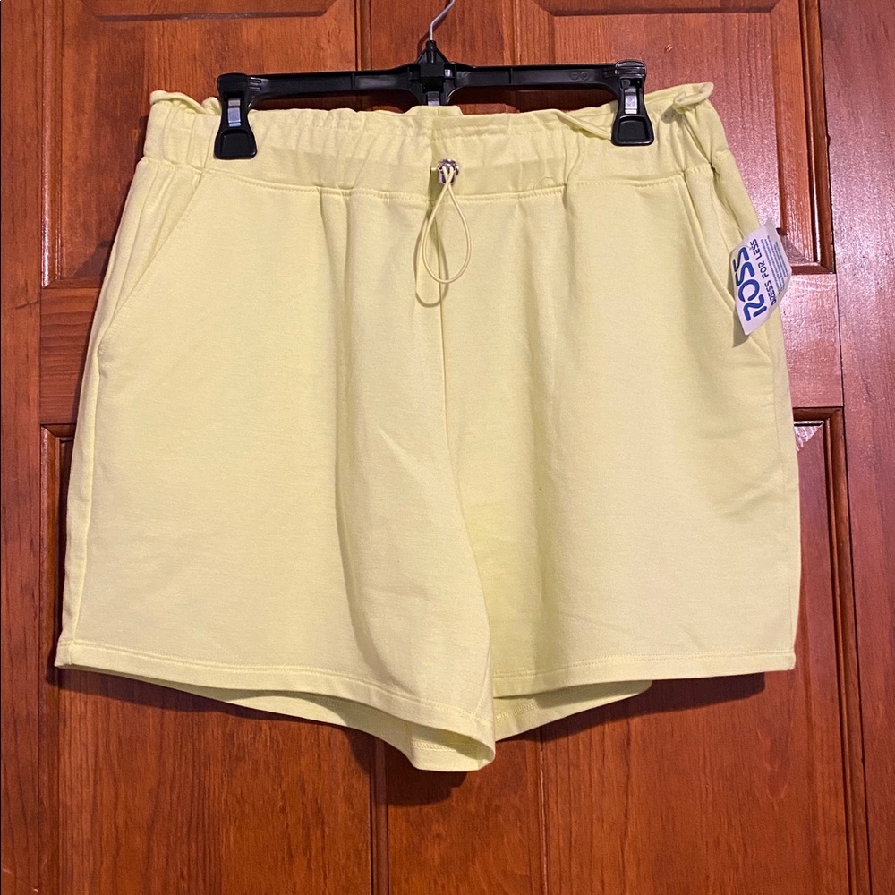Zoe + Phoebe Neon Yellow Cropped Shirt & Shorts Set - Picture 5 of 9